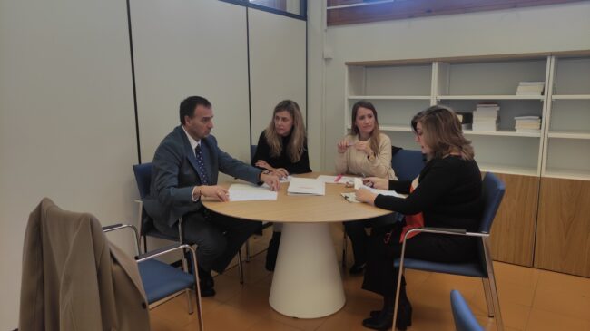 Reunión con la directora general de Contratación