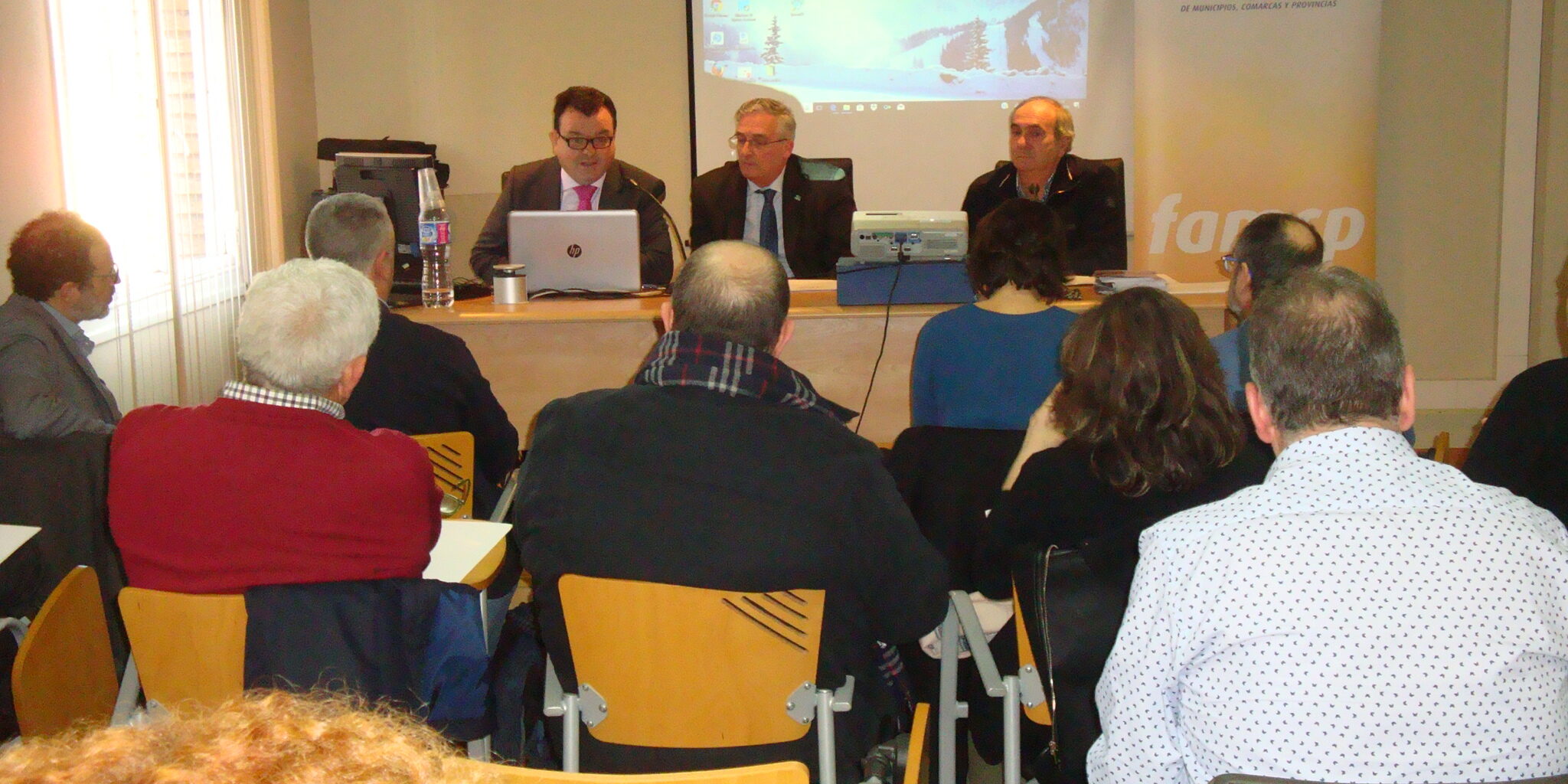 El consejero Olano informó a los municipios ribereños sobre las obras acometidas