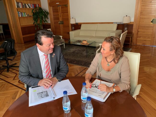 Zubieta con la consejera de Presidencia