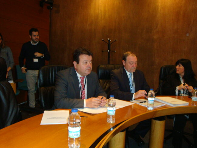 El presidente y el secretario general de la FAMCP en las Cortes de Aragón