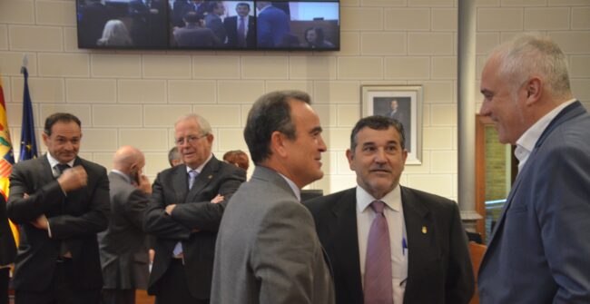 Sánchez Quero, con los diputados Tabuenca y Miramón.