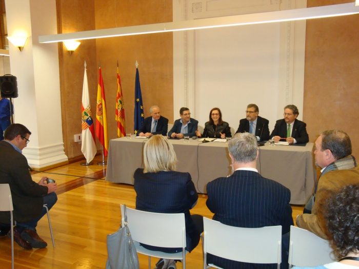 El convenio se ha firmado en la sala Ricardo Magdalena de la Diputación de Zaragoza