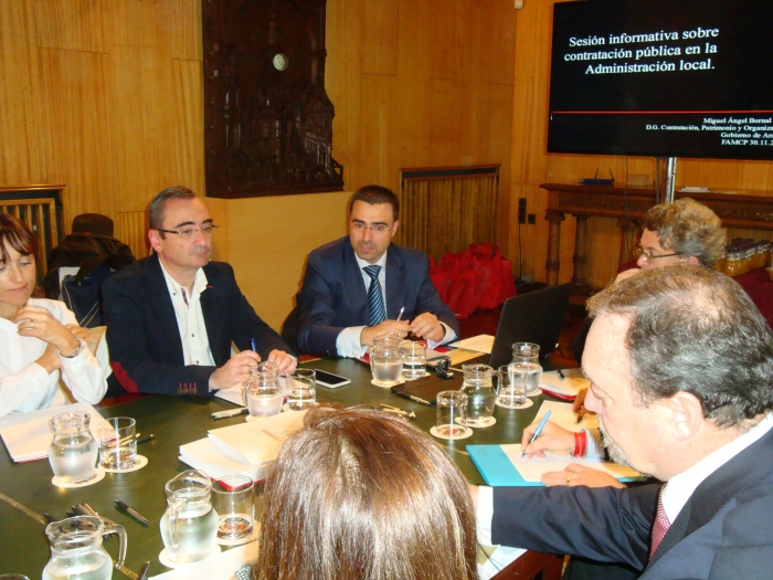 La Comisión de Municipios de mas de 8000 habitantes se reúne en el Ayuntamiento de Zaragoza