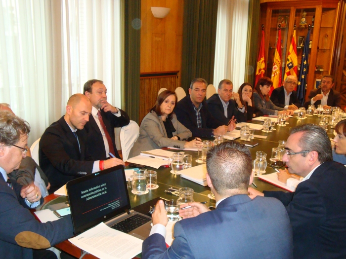 La Comisión de Municipios de mas de 8000 habitantes se reúne en el Ayuntamiento de Zaragoza
