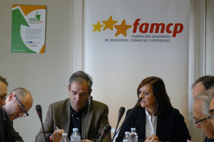 Sesión constitutiva de la Comisión de municipios de más de 8.000 habitantes.