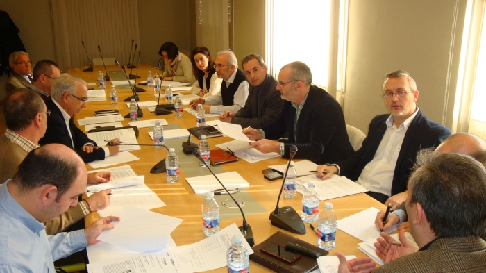 Sesión constitutiva de la Comisión de municipios de más de 8.000 habitantes.