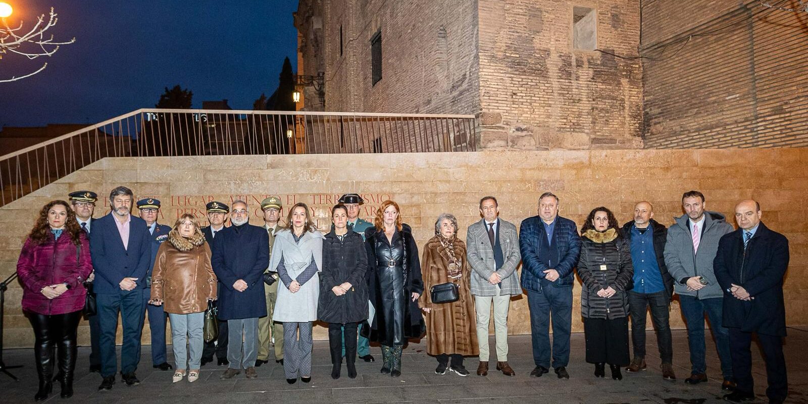 Imagen autoridades presentes en el Homenaje.