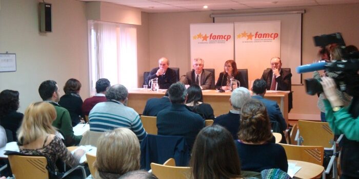 comision-municipios-afectados-por-el-ebro-sede-famcp La Comisión de Municipios afectados por el Ebro, reunida en la sede de la FAMCP.