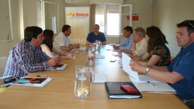 La FAMCP rechaza la orden de Interior que limita las actividades que requieren presencia de agentes de la Guardia Civil La FAMCP rechaza la orden de Interior que limita las actividades que requieren presencia de agentes de la Guardia Civil